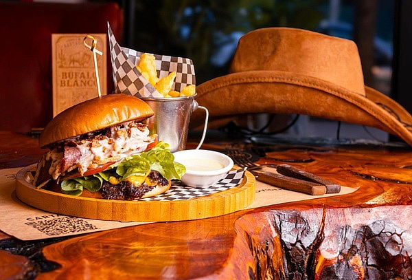 2 Smash Burger Clásicas con 2 Schop Artesanal TUBINGER