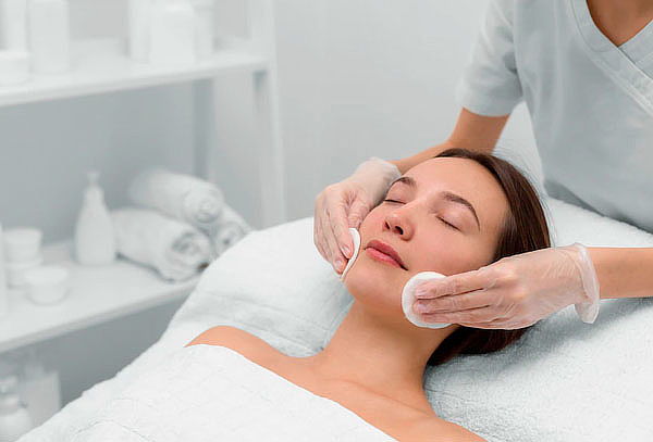 2x1 Limpieza Facial con BB Glow!