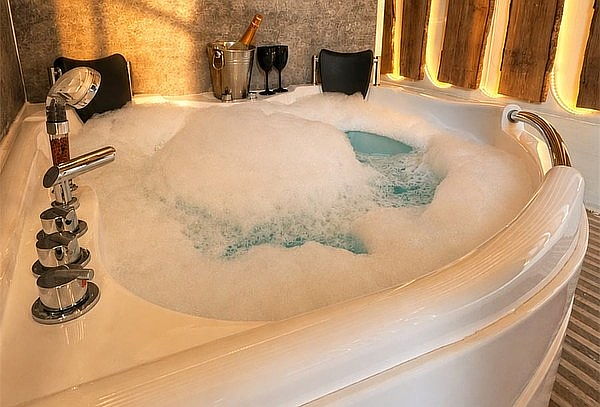 Hotel Sam Julian Suite con Jacuzzi, De domingo a Jueves