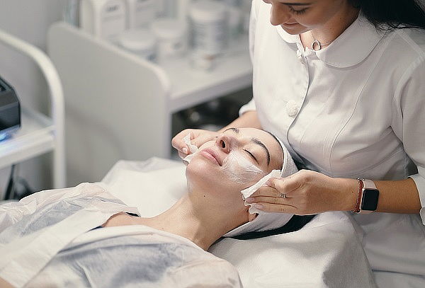 Coctel de Vitaminas con Dermapen + Limpieza facial y más