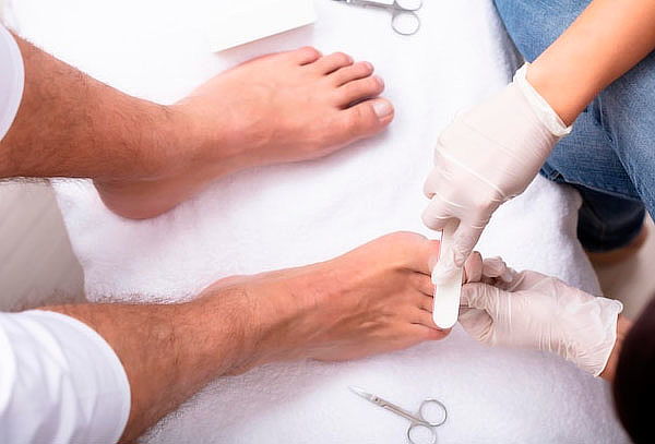 Pedicure Clínica Masculina: Higiene, Salud y Relajo