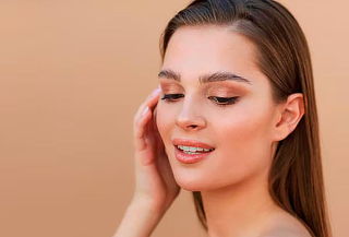 Facial + Dermaplaning en Cosme Beauty