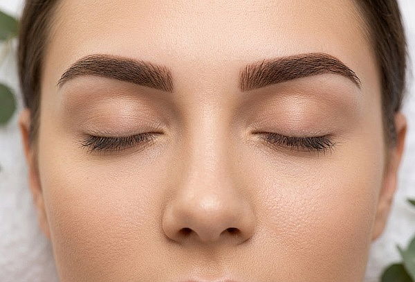 Depilación cera + Visagismo de cejas + Exfoliación de regalo