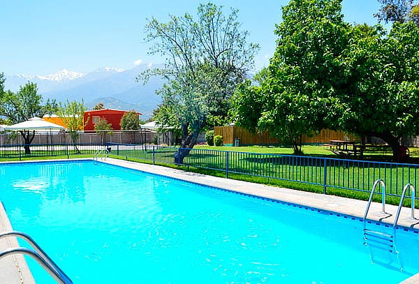 Entrada a Piscina exterior Club Recrear