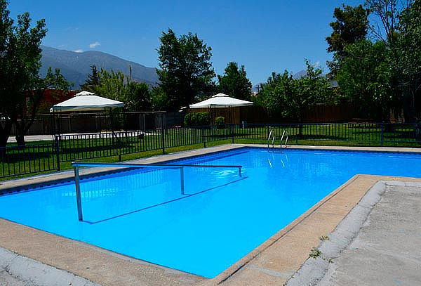 Entrada a Piscina exterior Club Recrear