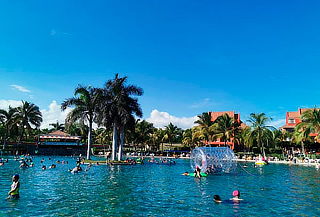 Pasadía a Playa Hawai +Transporte + Desayuno Enero