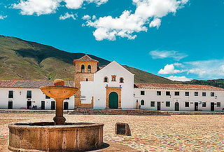 Tour Villa de Leyva, Ráquira, Chiquinquirá + Pozos Azules.
