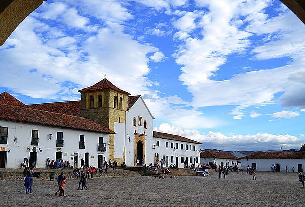 Tour Villa de Leyva, Ráquira, Chiquinquirá + Pozos Azules.