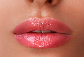 Relleno de Labios con Plasma de 6D, en IPS Kamal