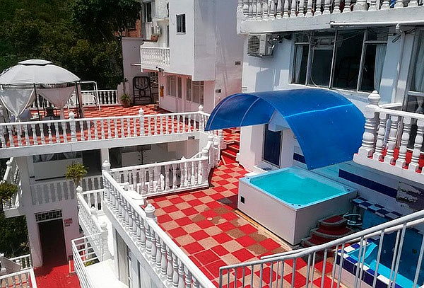 Hospedaje + Alimentación + Piscina y Jacuzzi en Melgar