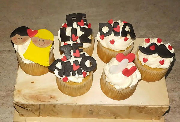 Caja Regalo por 6 Cupcakes Decorados y Personalizados