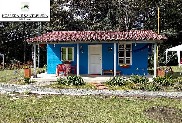 Santa Elena: Escapada en Chalet para Parejas + Copa de Vino