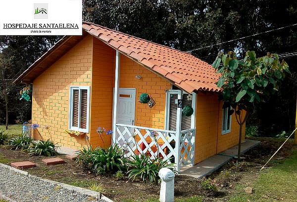 Santa Elena: Escapada en Chalet para Parejas + Copa de Vino