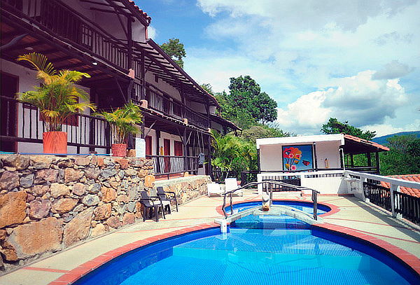 San Gil: 1, 2, 3 o 4 Noches para 2 o 4 Personas + Desayuno 