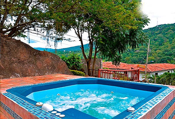 San Gil: 1, 2, 3 o 4 Noches para 2 o 4 Personas + Desayuno 