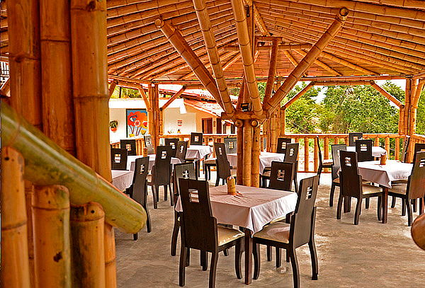 San Gil: 1, 2, 3 o 4 Noches para 2 o 4 Personas + Desayuno 