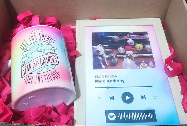 Detalle Sorpresa Cuadro Spotify + Mug