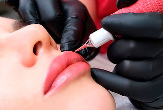 Micropigmentación Labios + Delineado + Retoque
