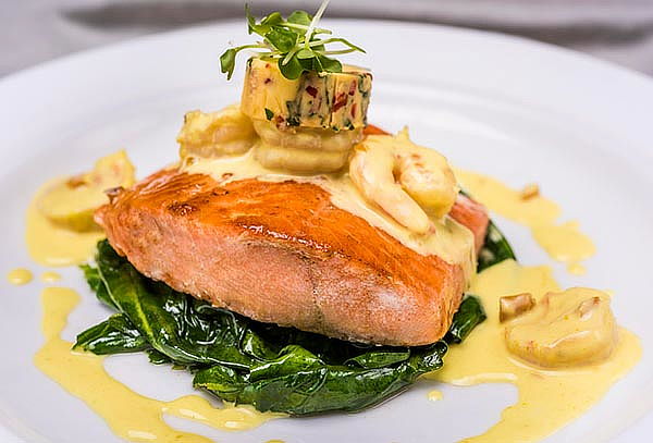 Cena Romántica para 2 en el Hotel Cosmos 100