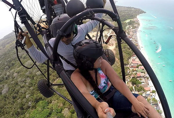 Vuelo en Parapente a Motor en Bocagrande, Cartagena 
