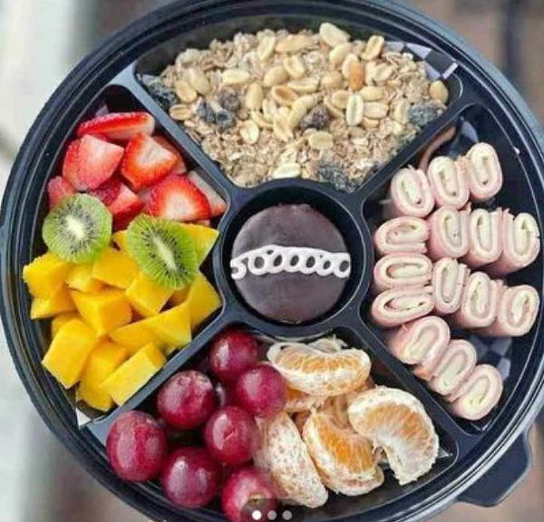 Desayuno Sorpresa Gourmet + Sándwich + Bebida + Fruta