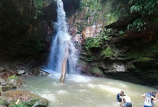 Caminata Ecológica en Melgar, Almuerzo en Cascada La Gruta