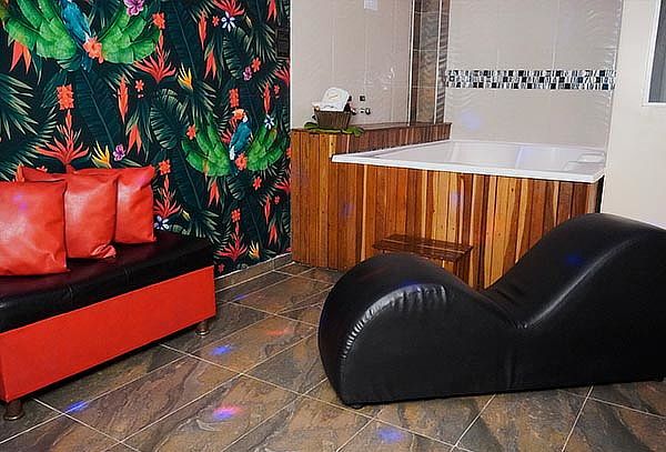 Escapada Romántica 4 Horas Motel Samara Suites + Decoración