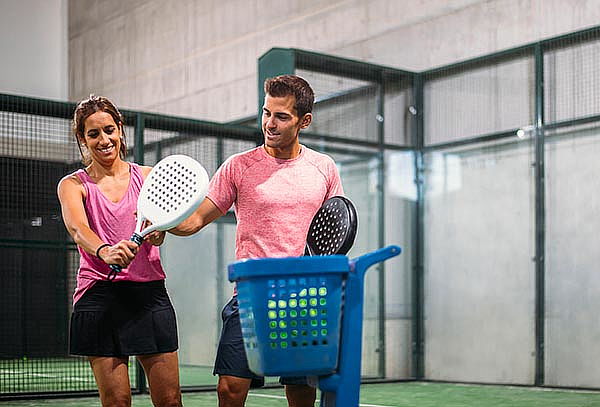 Cancha de PADEL: 1 Hora de Alquiler Para 4 Jugadores 