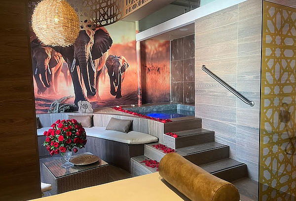 Amor y Relajación: Spa Exclusivo para 2 + Jacuzzi - Laureles