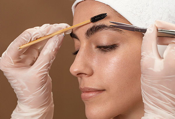 Lifting de Pestañas + Diseño de Cejas + Depilación con cera