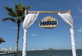 Pasadía en Tierra Bomba Club de Playa: Almuerzo + Traslados 