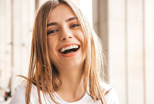 2 Sesiones de Blanqueamiento con Laser + Profilaxis  