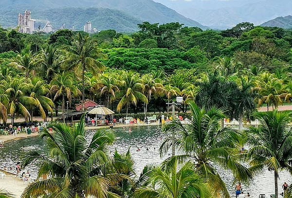 Playa Hawái: Día de Sol + Transporte Ida y Regreso+ Desayuno