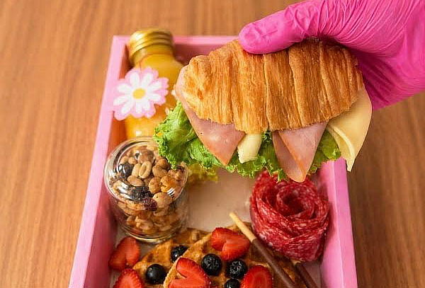 Desayuno Especial: Buenos Días Mamá