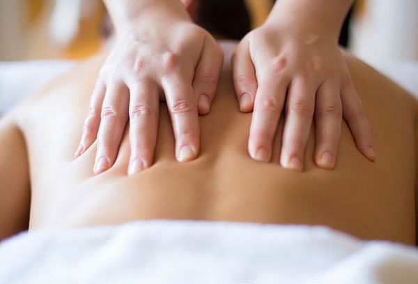 Masaje Relajante Caricias para Mamá + Hidratación Facial 