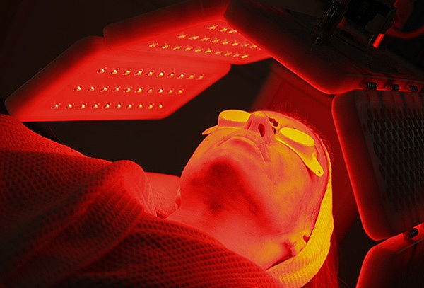 Glow Facial + Hidratación Profunda y Fototerapia