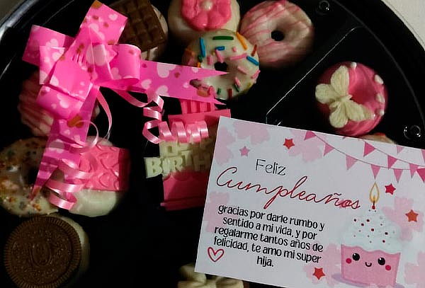 Bandeja de Mini Donas por 17 Unidades+ Tarjeta Personalizada