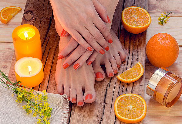 Manicura o Pedicure con Esmaltado Semipermanente 