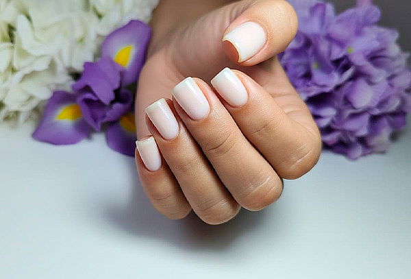 Forrado de Polygel + Manicura Semipermanente