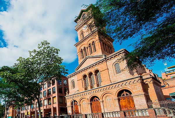 Tour Panorámico por Medellín: Moderno e Innovador 