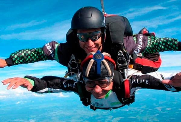  Salto en Paracaídas + Vídeo + Seguro + Alojamiento