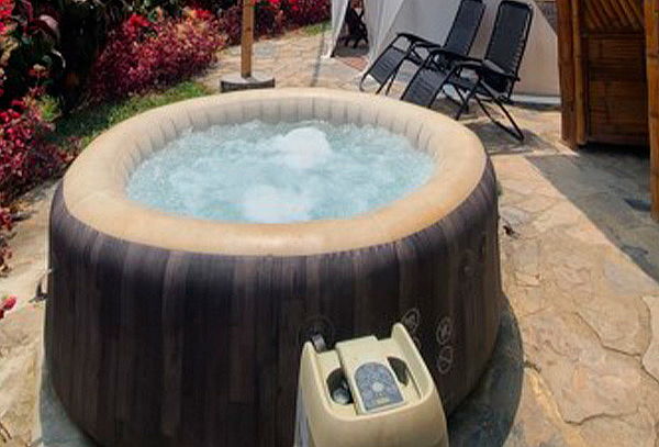 1 Noche de Alojamiento en Dome Glamping + Jacuzzi Aclimatado