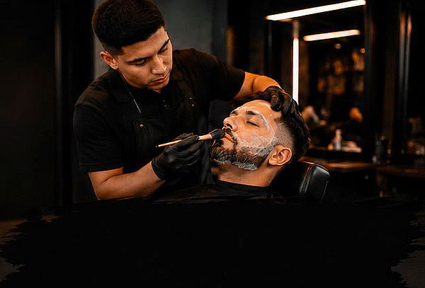 Spa Masculino: Corte + Mascarilla. Opción Arreglo Barba