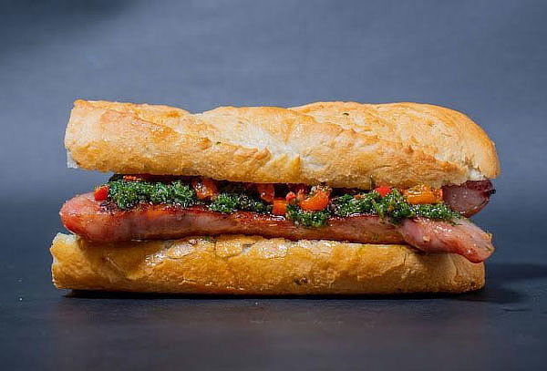 Combo de Choripán con Papas y Gaseosa en el Chicó