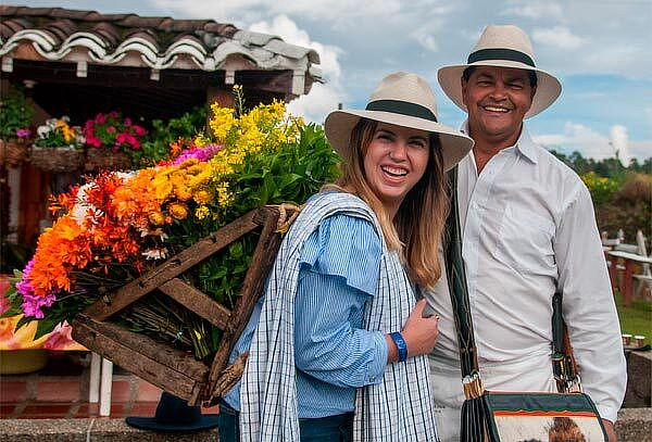 Tour Silletas y Flores: Trasporte + Almuerzo + Refrigerio