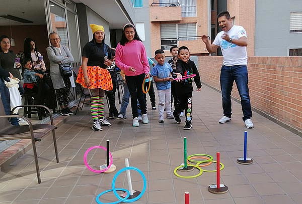 Celebración en Exteriores con Animadores + Módulos de Feria