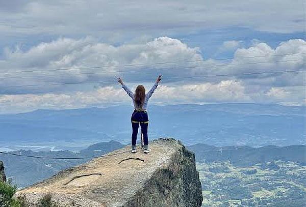 Pasadía a Piedra Colgada y Laguna de Fúquene