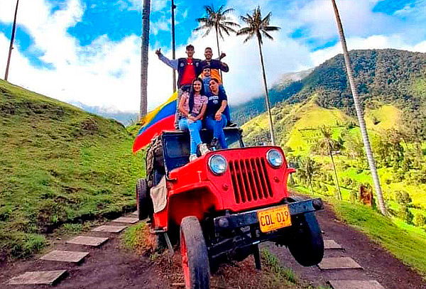 Pasadía 3 en 1: Valle del Cocora, Salento y Termales 