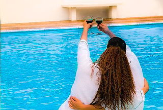 Día de Sol en Mesitas: Piscina + Sauna + Jacuzzi + Bebida