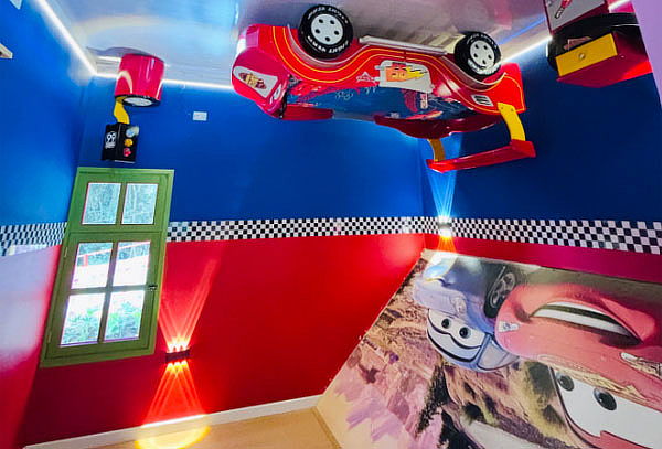 Casa al Revés Tenjo: Tour con Transporte Incluido